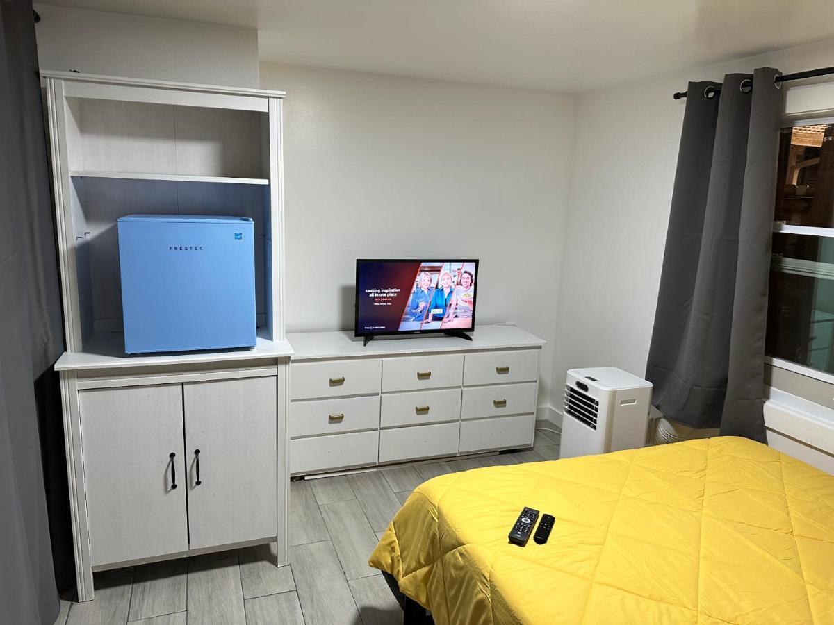 Serene Full Bed With 50 Inch Smart Tv, Netflix, Airplay, Mini-Fridge, And 500 Mbps Wifi Near Fiu, Dolphin Mall, Airport Miami Exterior foto